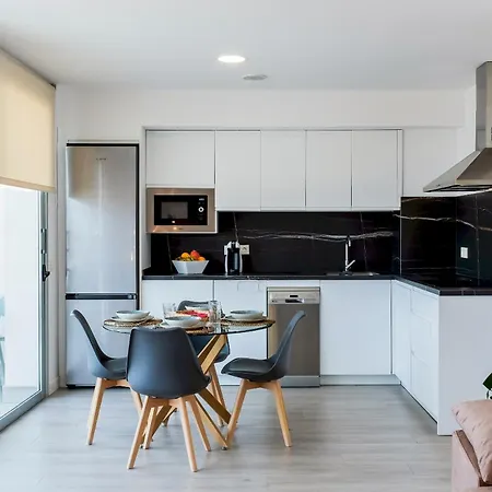 Home2book Coastal Calm Eras Patio Rooftop *